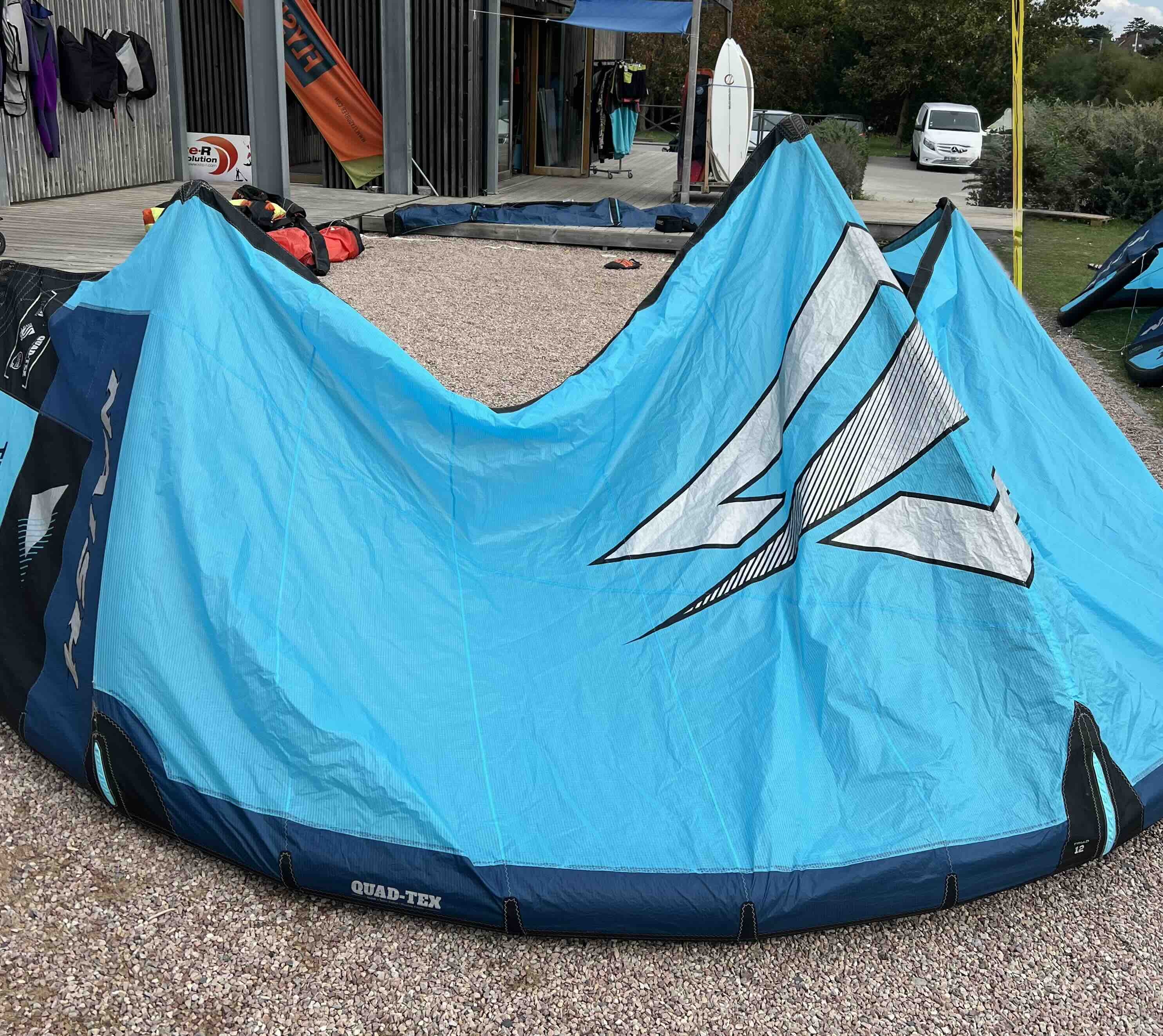 Aile Naish Triad 2024