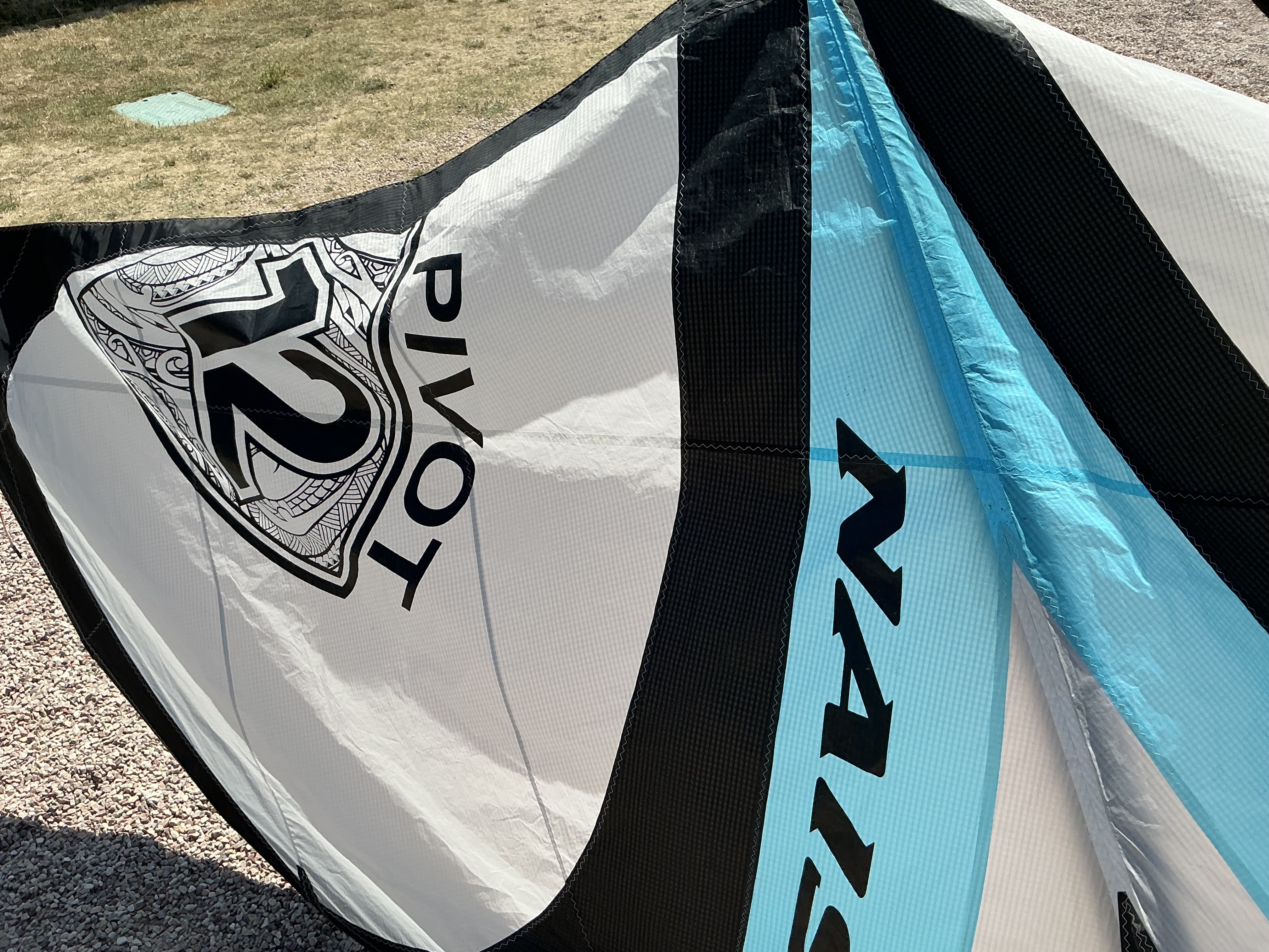 Naish Pivot 12m 2023