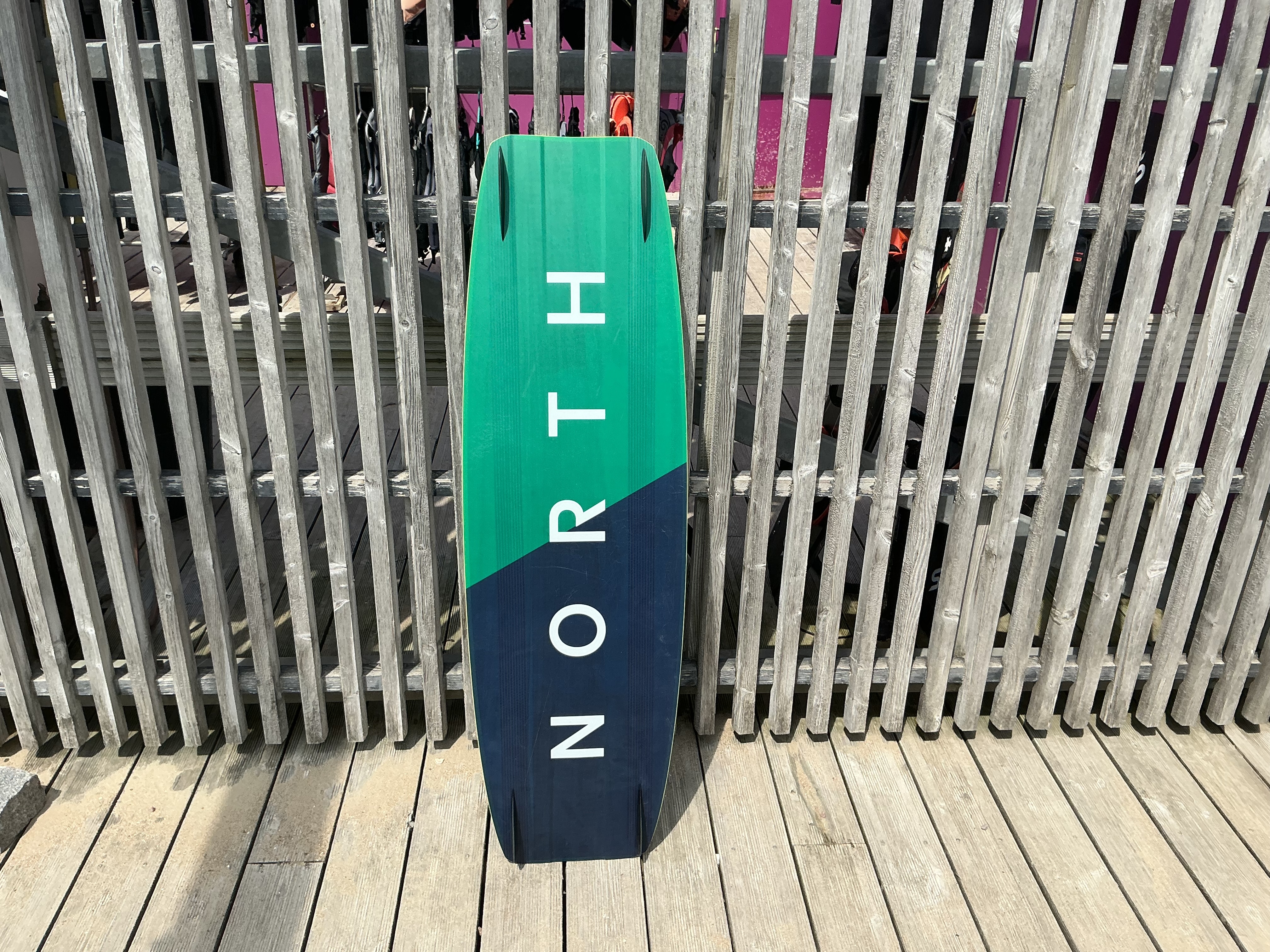 North Atmos 2021 136x40