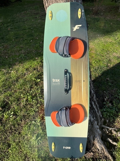 Twintip F-one Trax 137x42