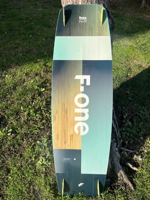 Twintip F-one Trax 137x42