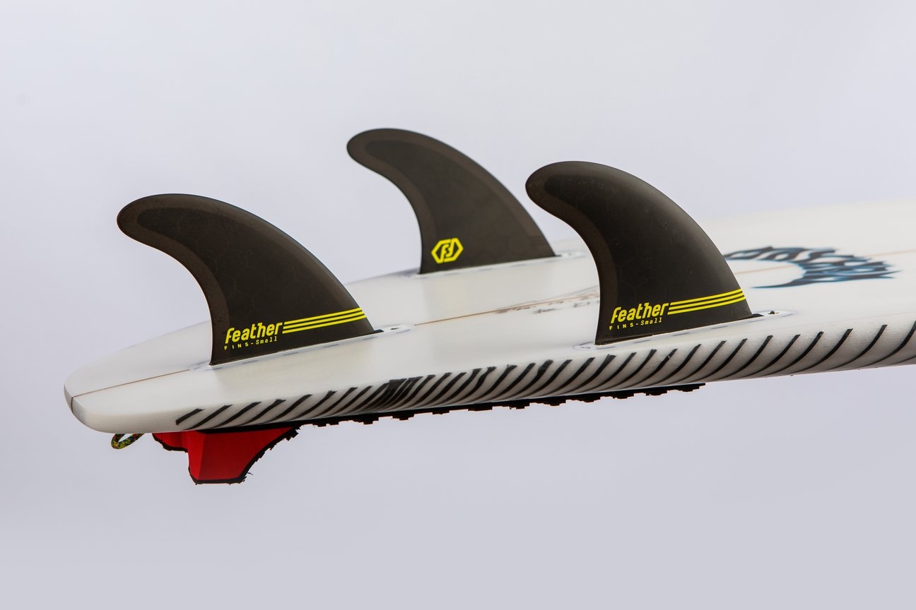 Feather Fins ULTRALIGHT EPOXY BLACK/YELLOW. SINGLE TAB Feather Fins ULTRALIGHT EPOXY BLACK/YELLOW. SINGLE TAB