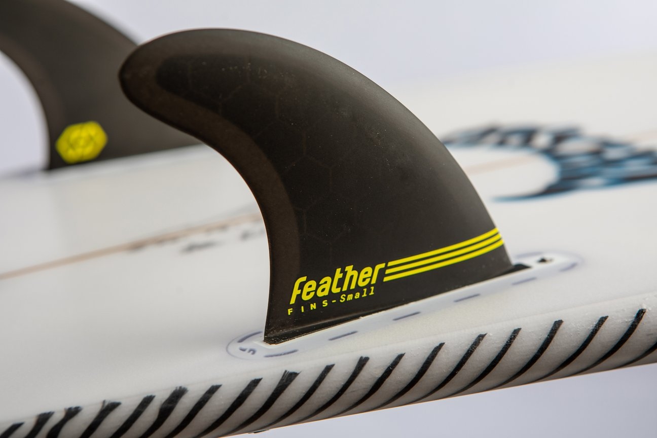 Feather Fins ULTRALIGHT EPOXY BLACK/YELLOW. SINGLE TAB Feather Fins ULTRALIGHT EPOXY BLACK/YELLOW. SINGLE TAB